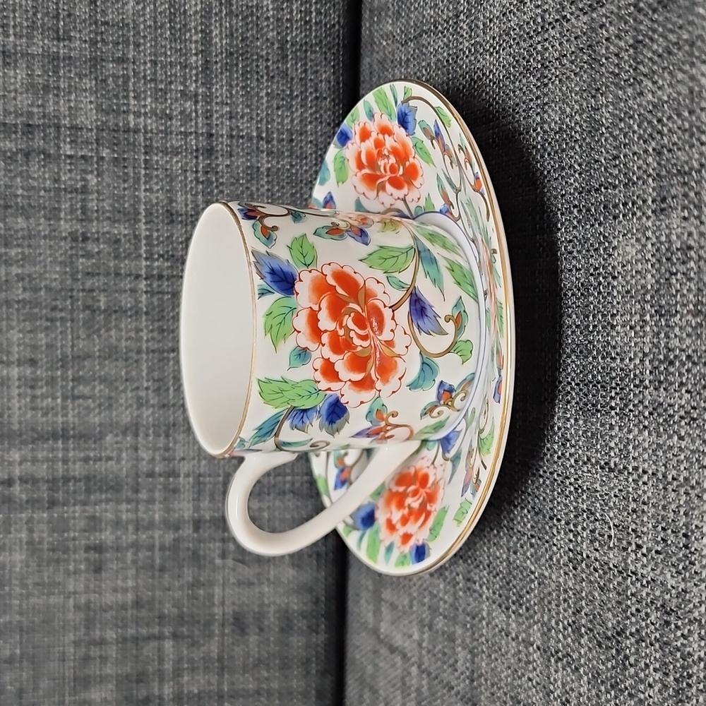 JAPANESE SHIBATA Porcelain Demitasse Teacup&Saucer Asian Gold Trim